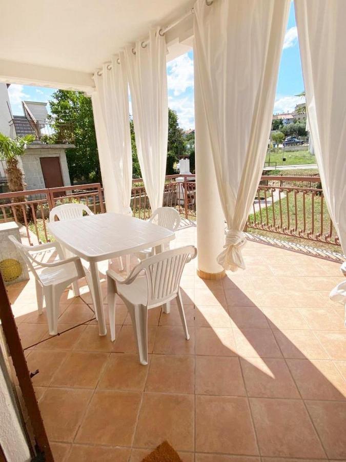 Villa Ortensie Apartments Funtana Exteriör bild
